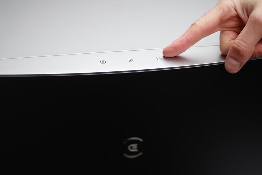 The station of the Ecovac Deebot X1 OMNI is seen from above.